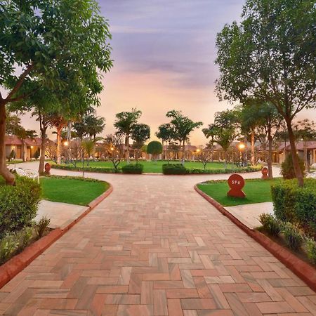 Shri Radha Brij Vasundhara Resort & Spa Govardhan Ngoại thất bức ảnh