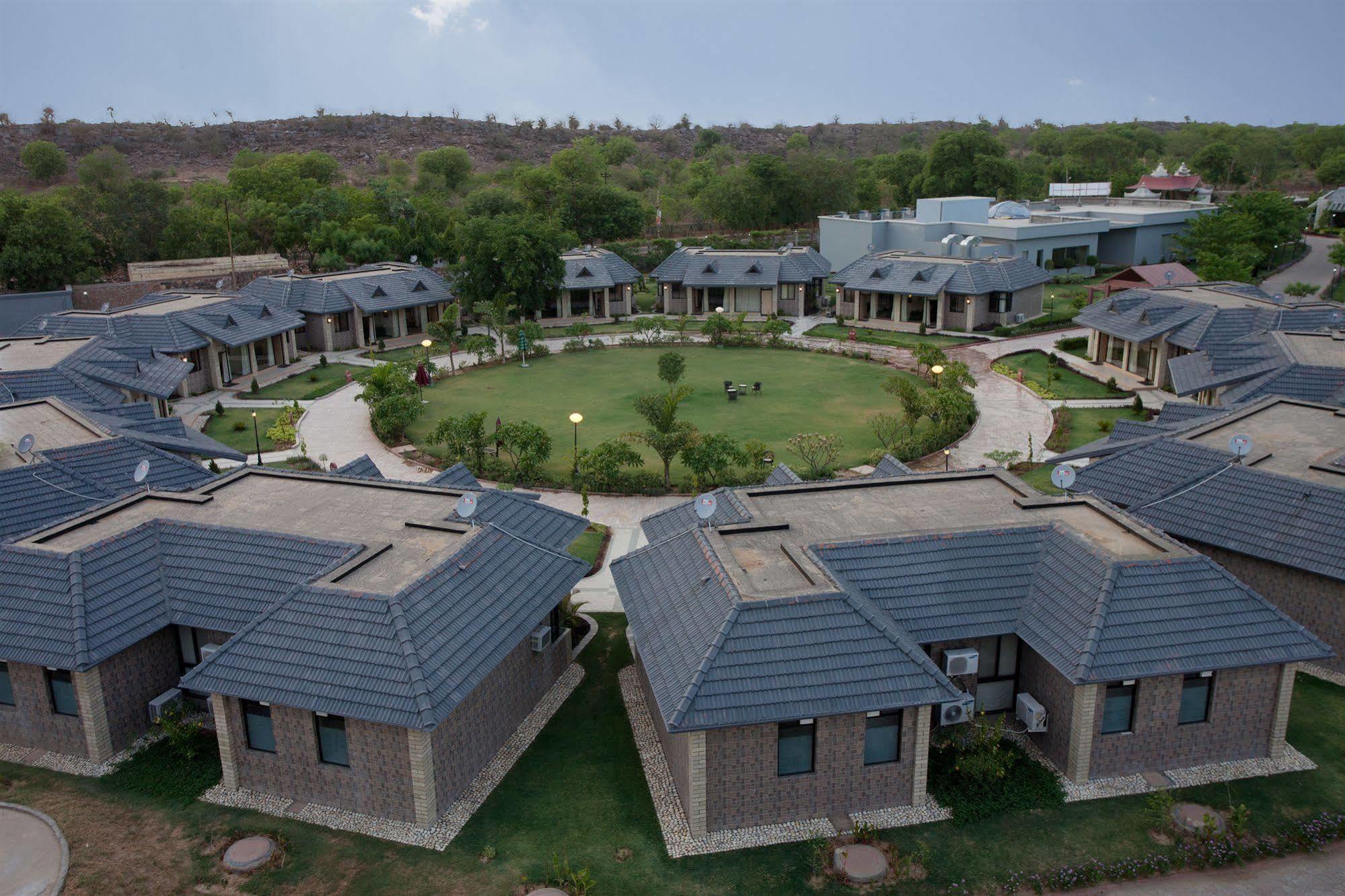 Shri Radha Brij Vasundhara Resort & Spa Govardhan Ngoại thất bức ảnh