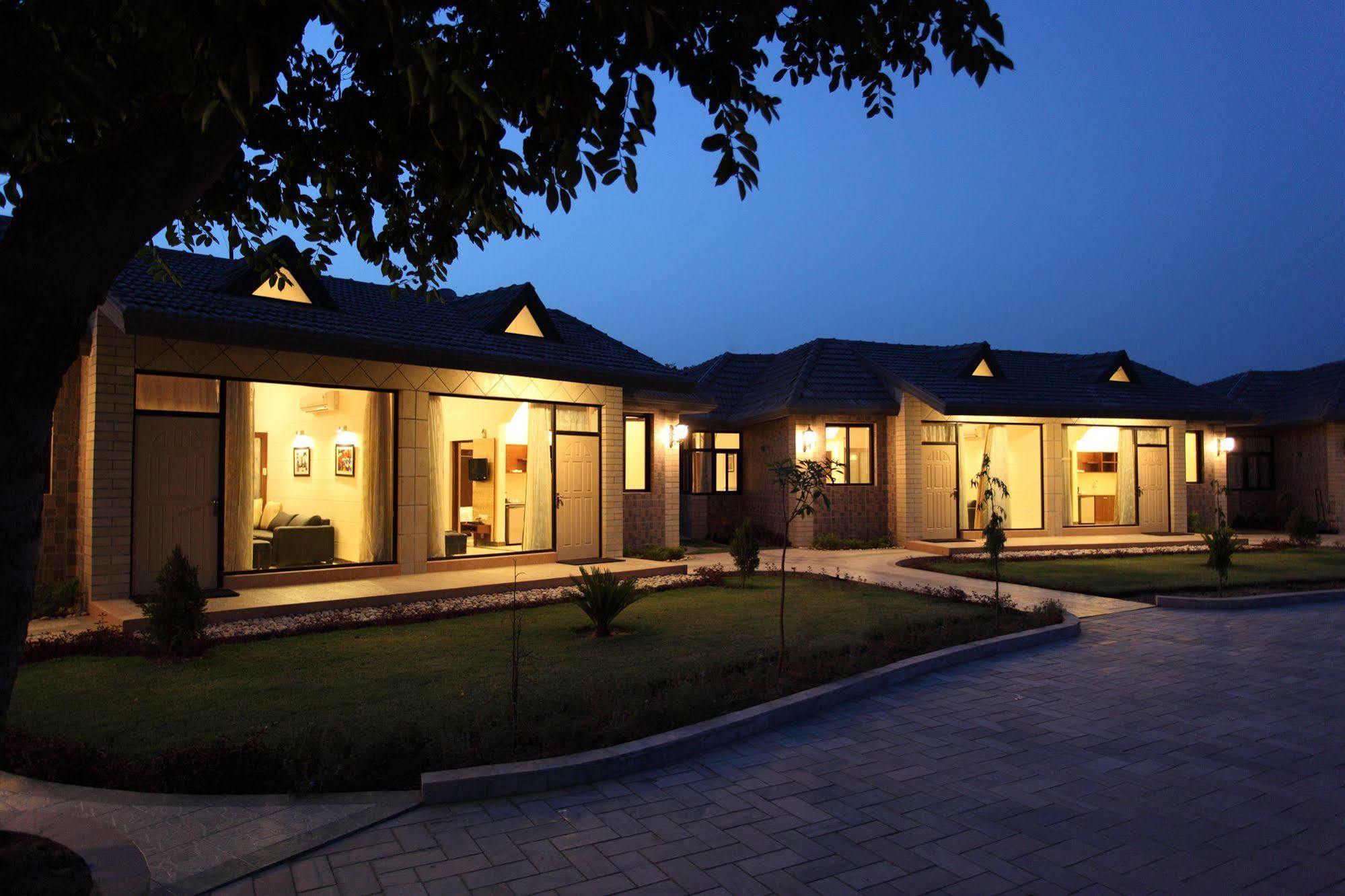 Shri Radha Brij Vasundhara Resort & Spa Govardhan Ngoại thất bức ảnh