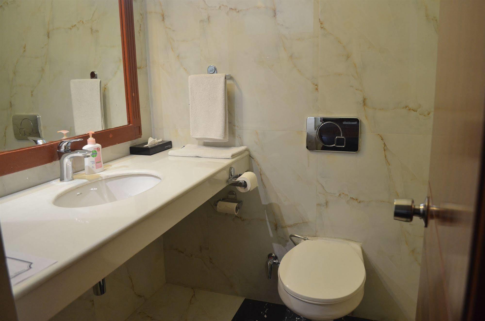 Shri Radha Brij Vasundhara Resort & Spa Govardhan Ngoại thất bức ảnh
