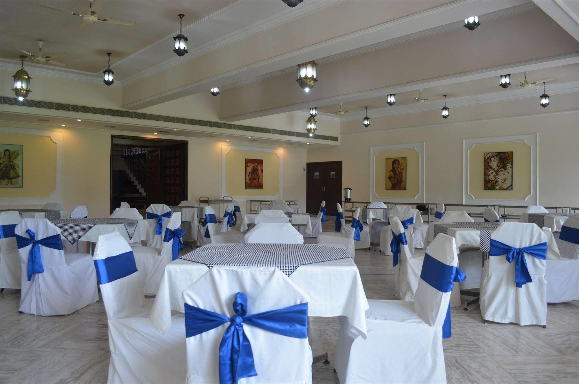 Shri Radha Brij Vasundhara Resort & Spa Govardhan Ngoại thất bức ảnh