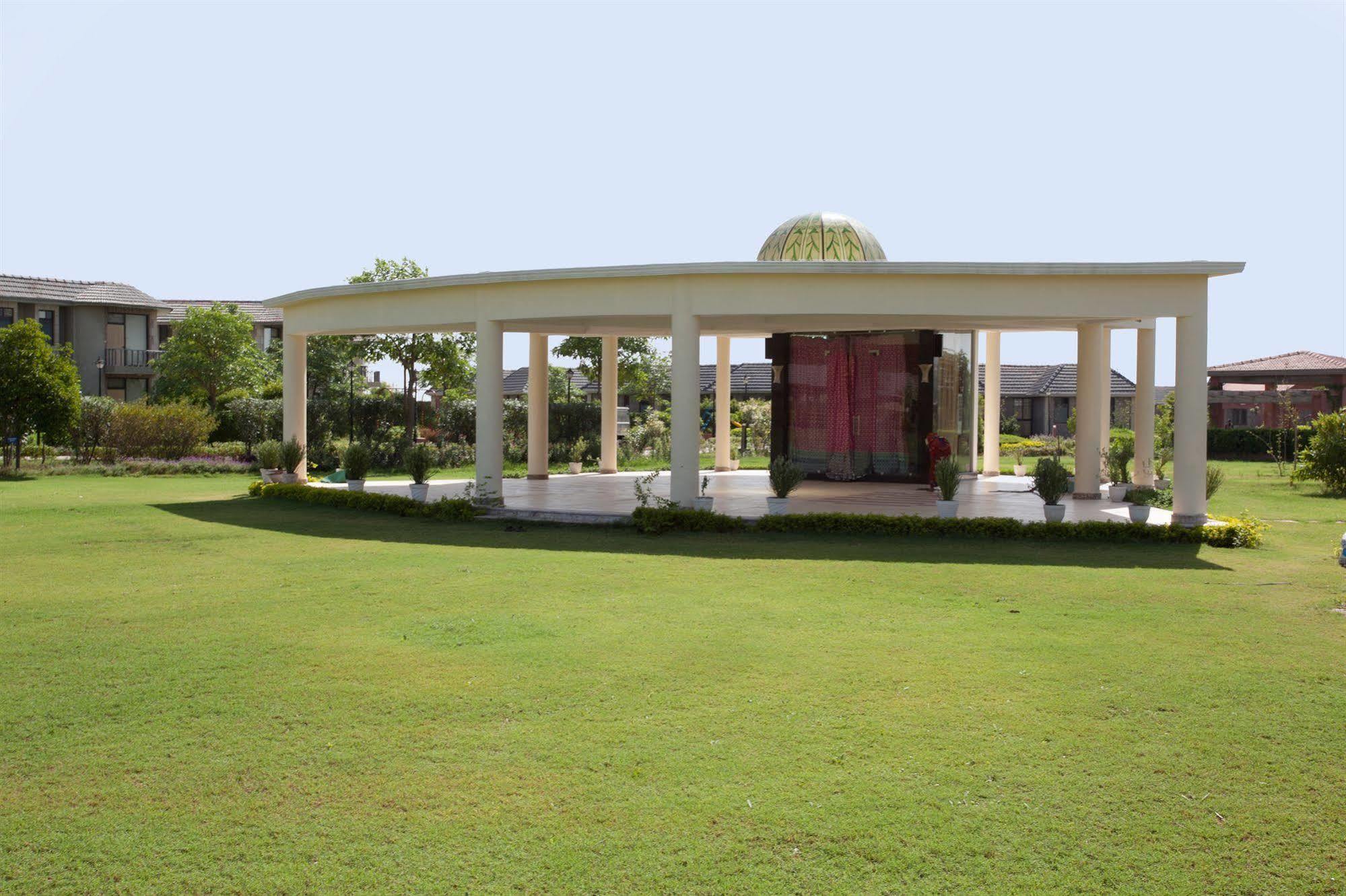 Shri Radha Brij Vasundhara Resort & Spa Govardhan Ngoại thất bức ảnh