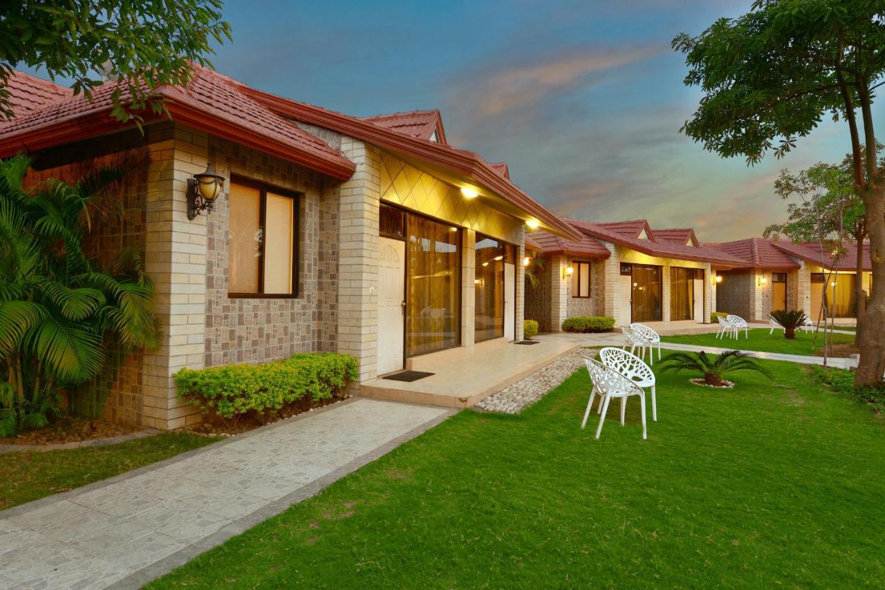 Shri Radha Brij Vasundhara Resort & Spa Govardhan Ngoại thất bức ảnh